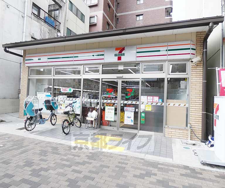 【京都市上京区蛭子町のアパートのコンビニ】