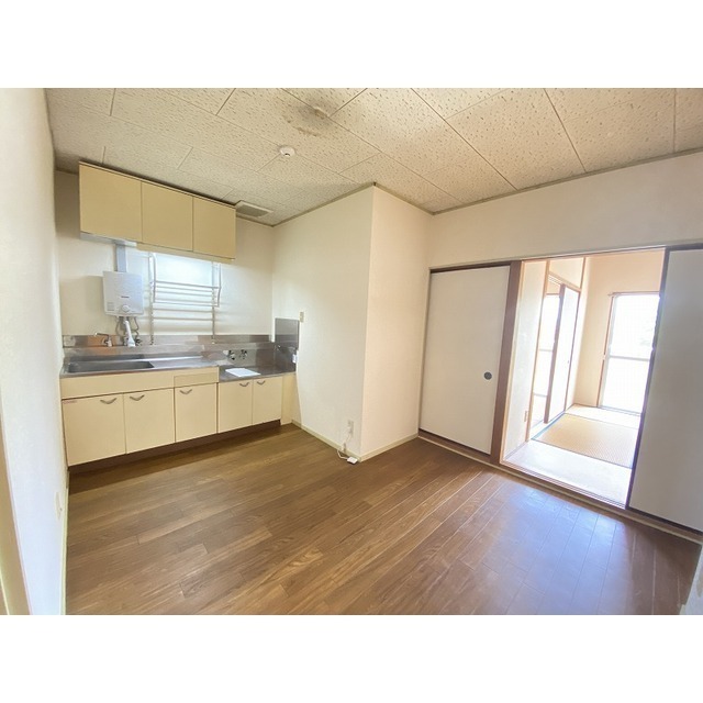 居室・リビング　写真は他室使用