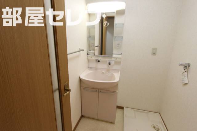 【APPARTEMENT　NYの洗面設備】