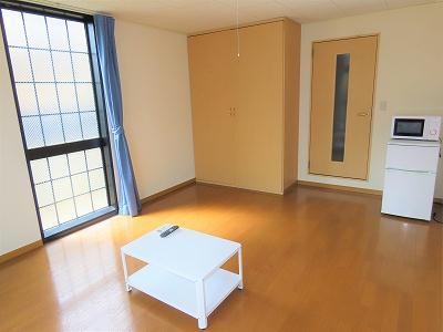 居室・リビング　家具家電が備え付けのお部屋です