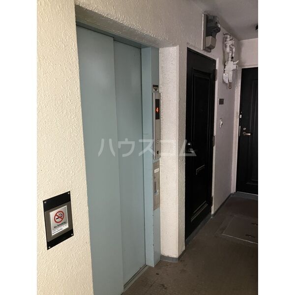 【名古屋市中村区城屋敷町のマンションのエントランス】