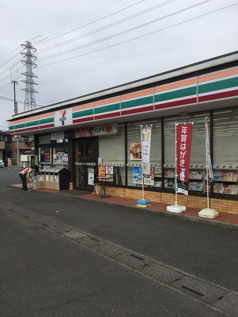 【桶川市鴨川のアパートのコンビニ】