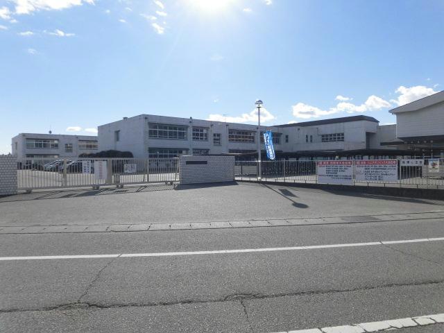 中学校　伊勢崎市立第四中学校（中学校）まで1181m