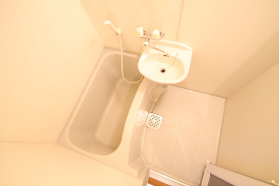 バス・シャワールーム　※別部屋の写真を掲載しております。ご了承ください。