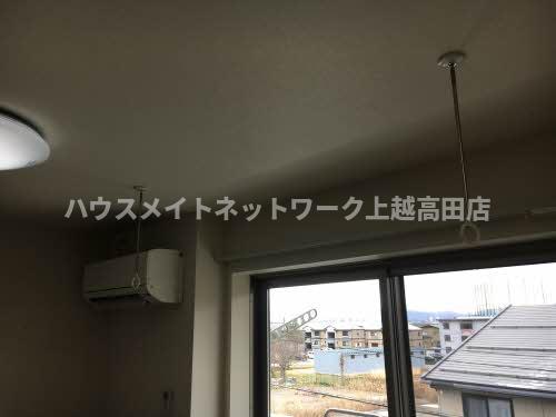 その他　室内物干し受け