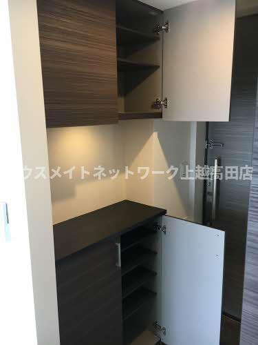 玄関　シューズボックス