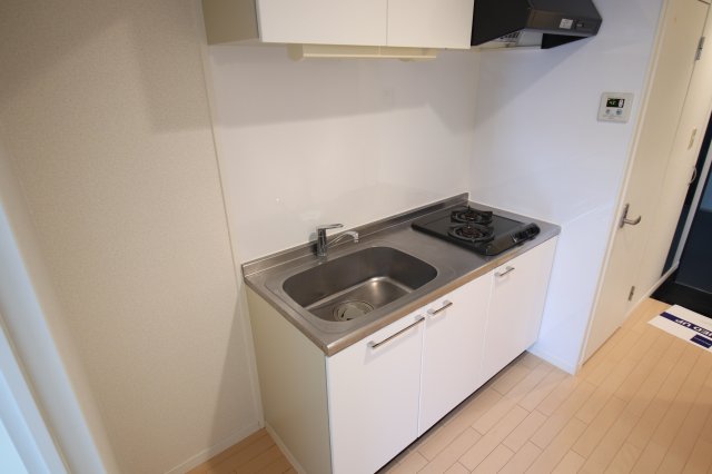 キッチン　コンパクトなキッチンで掃除もラクラク