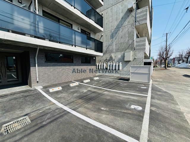 駐車場　駐車場