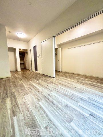 居室・リビング　こちらの居間で趣味の時間をお楽しみください