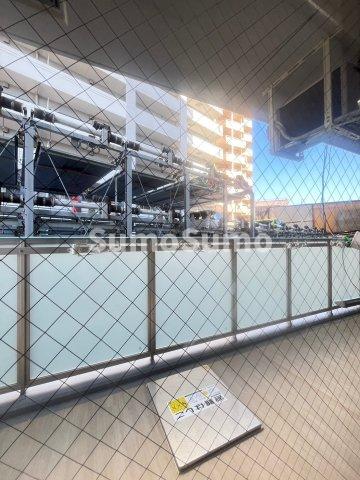 バルコニー　開放的で明るい空間を演出してくれるバルコニーです