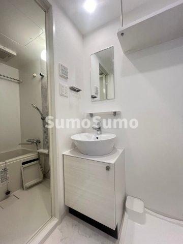 洗面設備　独立洗面台です