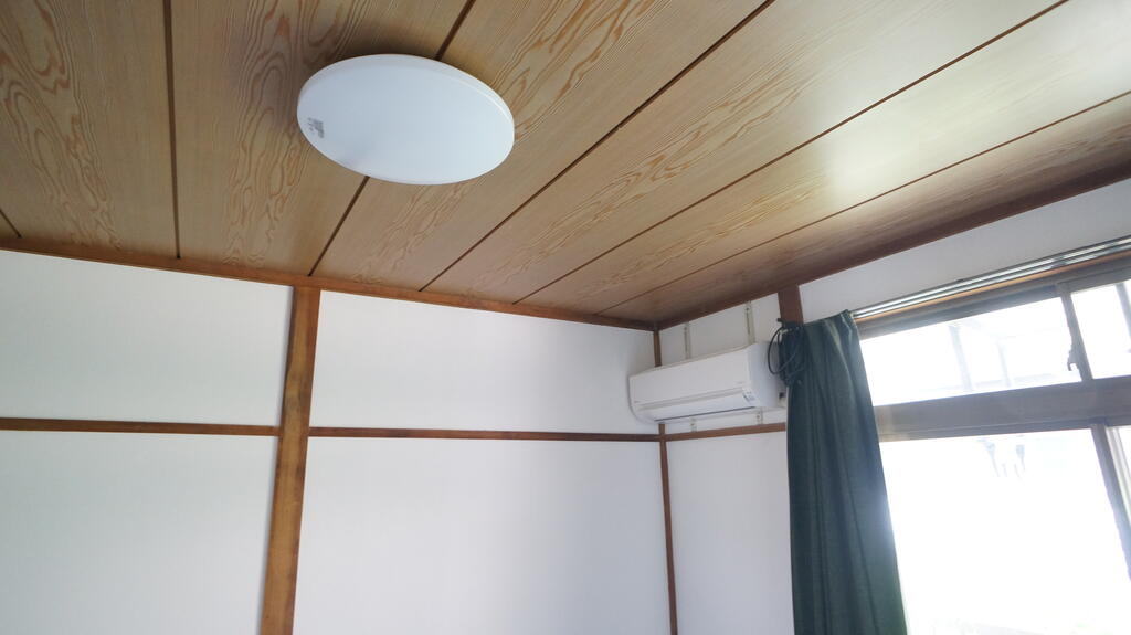 その他設備　こちらの洋室にエアコンの設置があります
