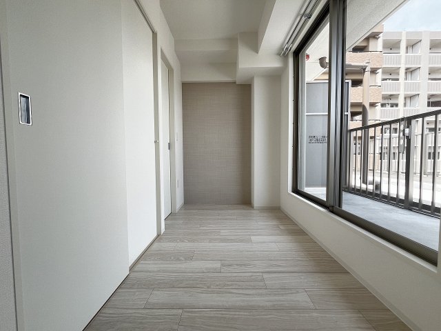 その他部屋・スペース　開放的な寝室です