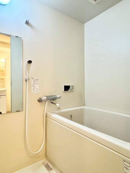 バス・シャワールーム　追い炊き完備でゆっくりご入浴頂けます♪