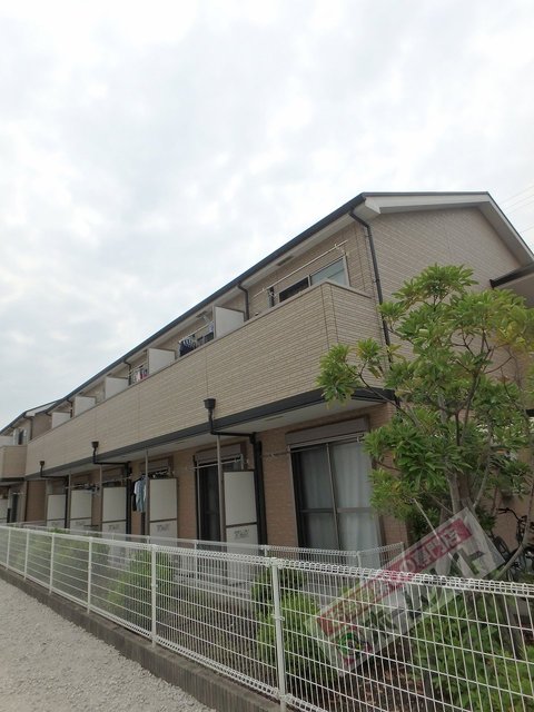建物外観　メーカー施工の洗練された建物です♪