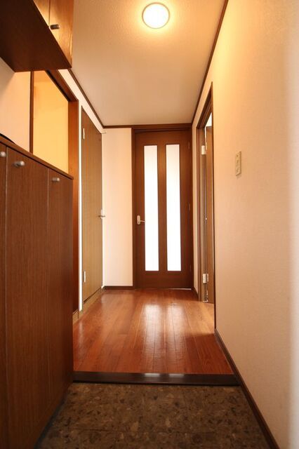 玄関　※別室の参考写真の為、現況優先です。