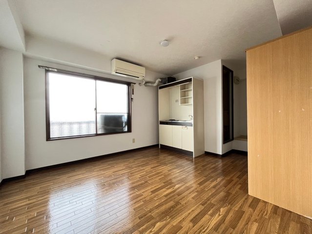 居室・リビング　別号室の画像です。ご参考下さい