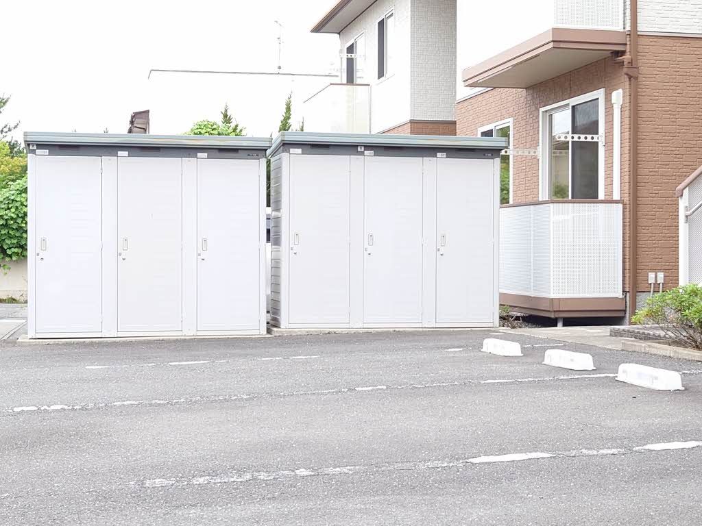 建物外観　ストッカー