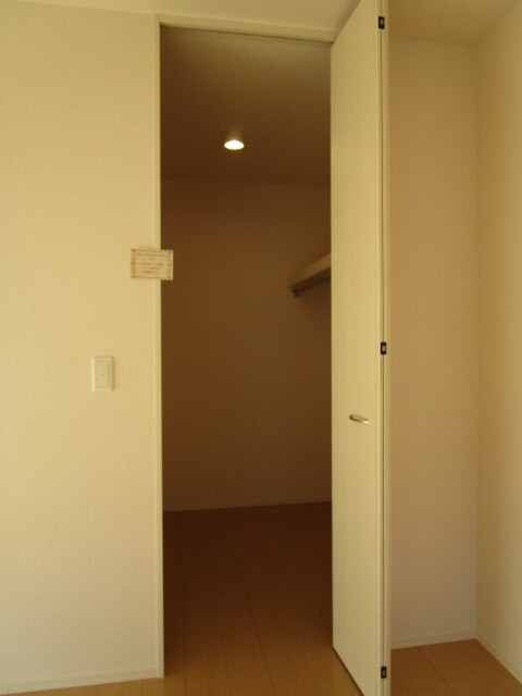 収納　ウォークインクローゼット