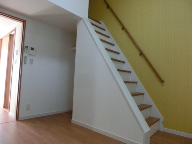 居室・リビング　クロスの色は部屋により異なります