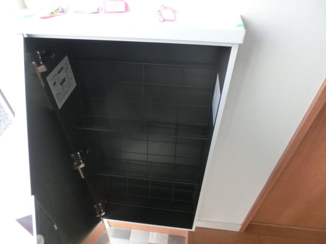 収納　シューズボックス