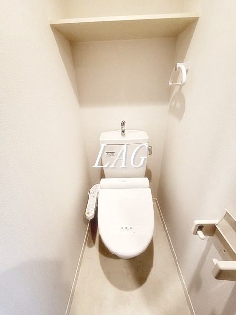 トイレ　トイレ（同仕様）です。