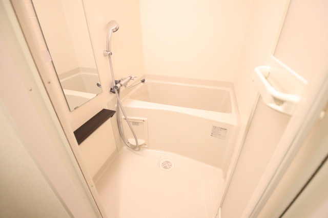 バス・シャワールーム　※別室の参考写真の為、現況優先です。