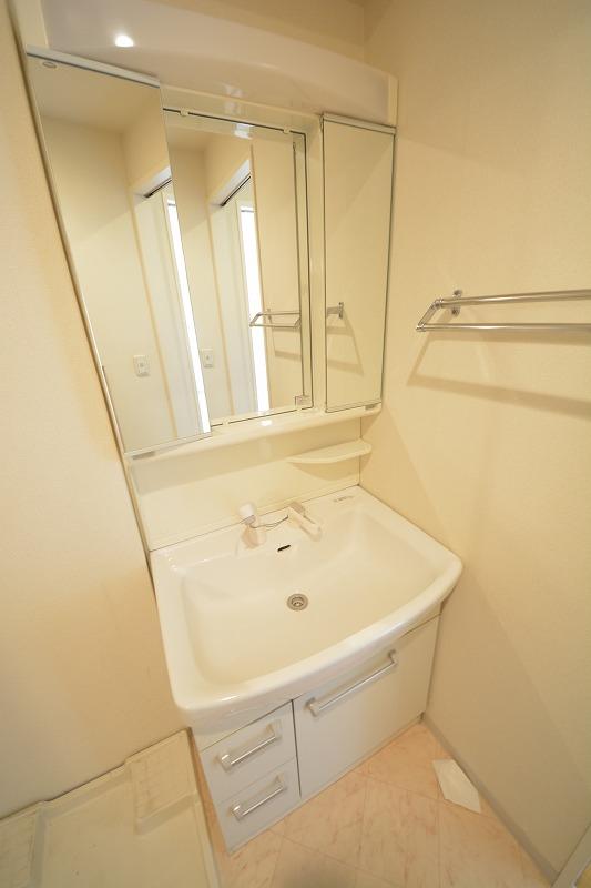 洗面設備　アリス・マナーガーデン谷町　独立洗面台