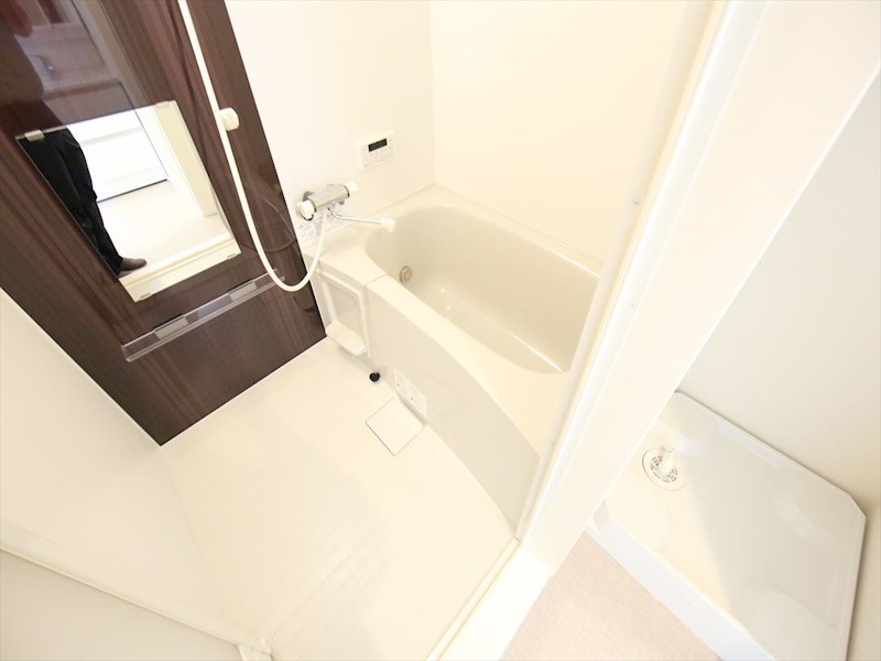 バス・シャワールーム　浴室暖房乾燥機付　追い焚き・オートバス機能付お風呂