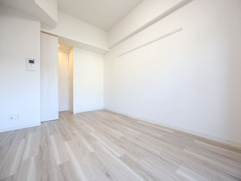 居室・リビング　洋室8.2帖　クローゼット付（収納充実してます）