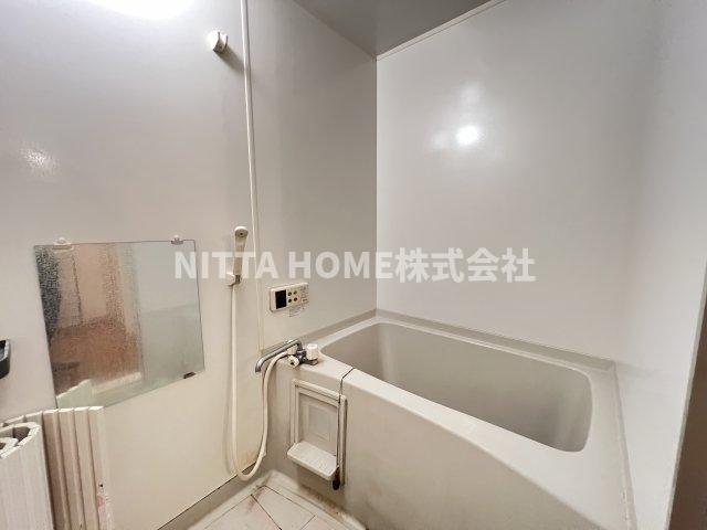 バス・シャワールーム　お風呂には追い焚き機能が付いています！