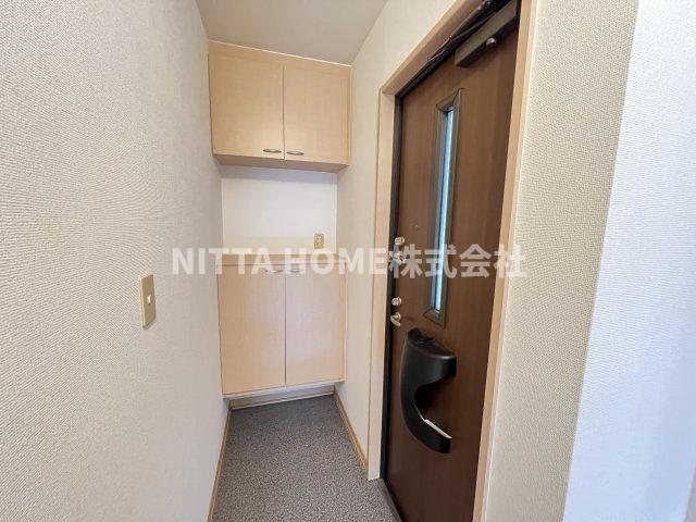 玄関　玄関にはシューズボックスも設置(*^-^*)