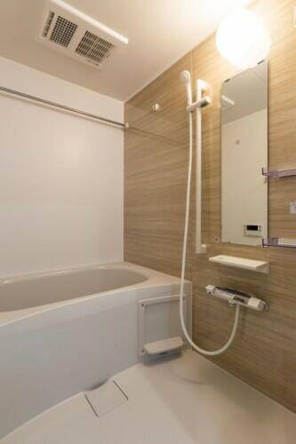 バス・シャワールーム　浴室乾燥機付き