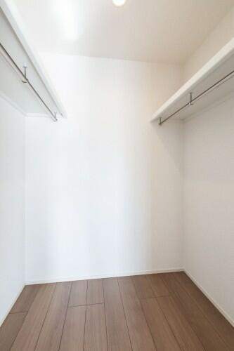 収納　ウォークインクローゼット付き