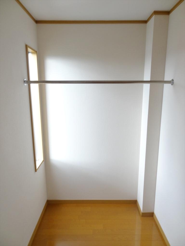 その他設備　2.5帖のサービスルームです！