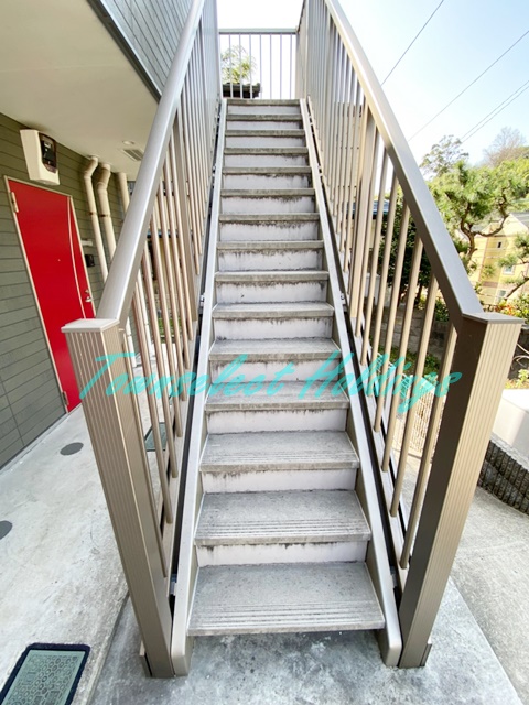 その他共有部分　2階部分へ続く階段♪