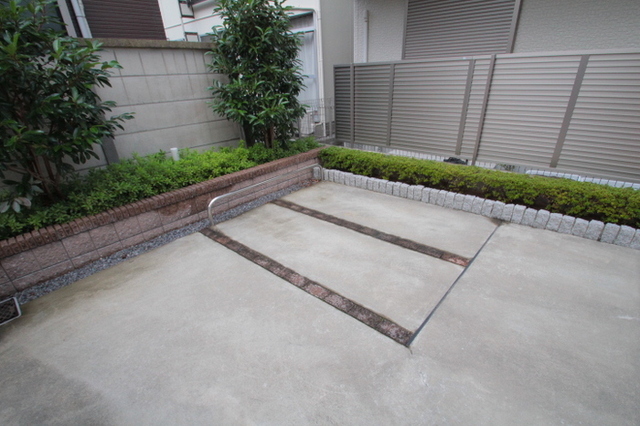 駐車場　バイク置き場あり