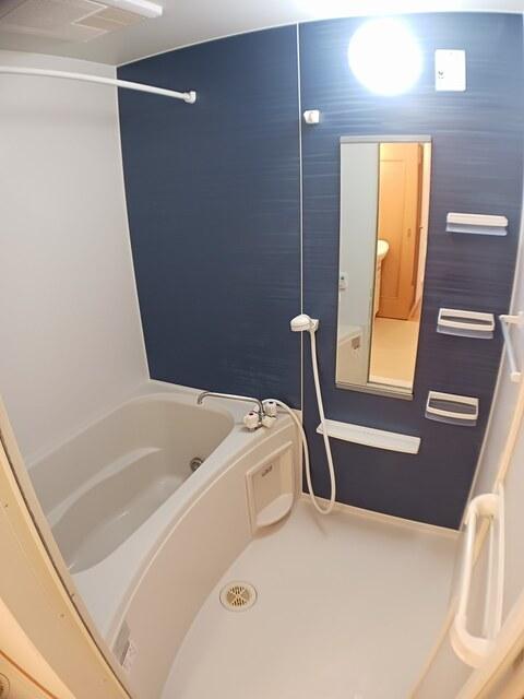 バス・シャワールーム　バスルーム