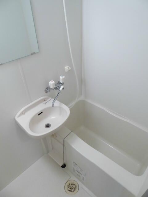 バス・シャワールーム　一日の疲れをリフレッシュ