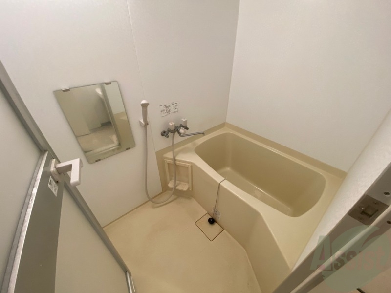 バス・シャワールーム　お風呂になります。一日の疲れを癒してくださいね。