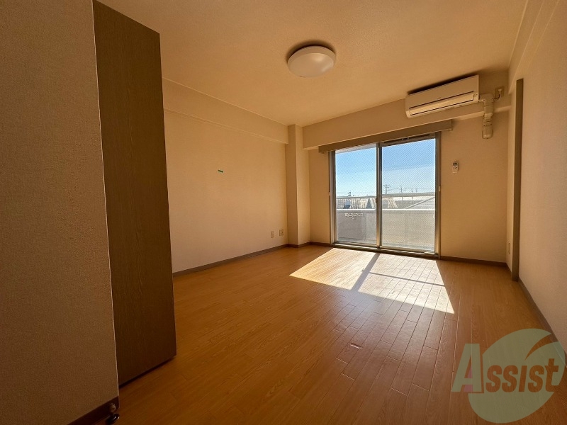 居室・リビング　広々なお部屋で快適に楽しく暮らしましょう。