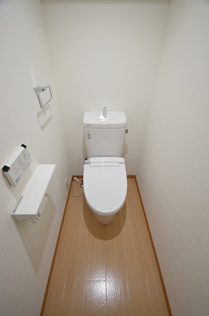 トイレ　別号室の写真です