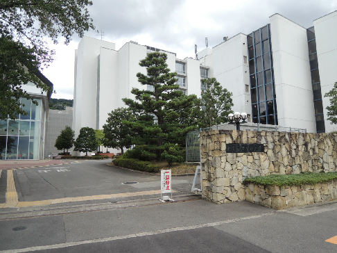 大学・短大　私立大阪経済法科大学（大学・短大）まで244m