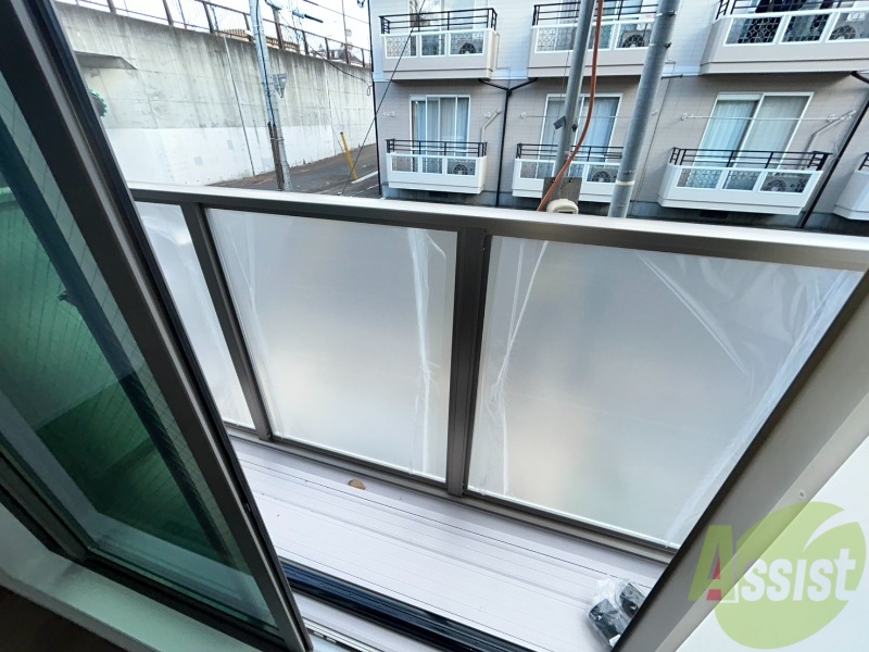 バルコニー　ベランダは洗濯物を干すには充分な広さです。