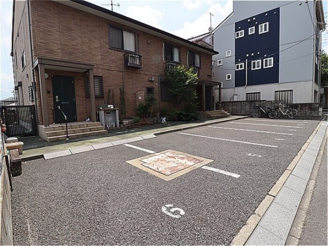 駐車場　駐車場