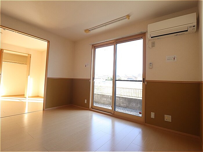 居室・リビング　リビング全景