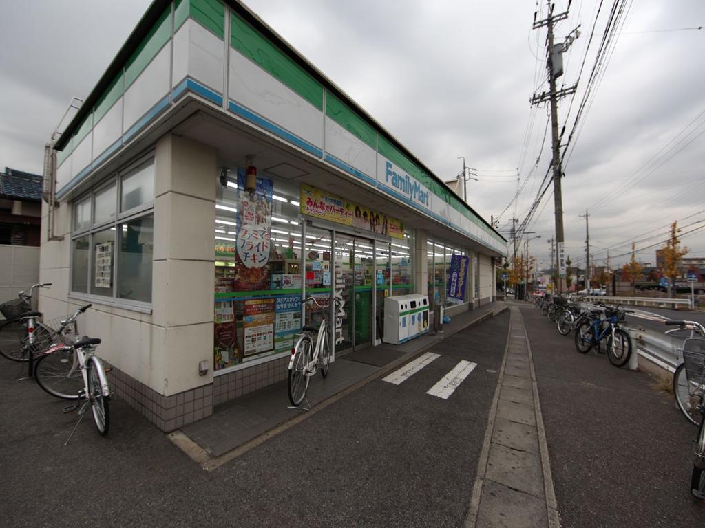 コンビニ　ファミリーマート千種香流橋店 (コンビニ)（コンビニ）まで286m