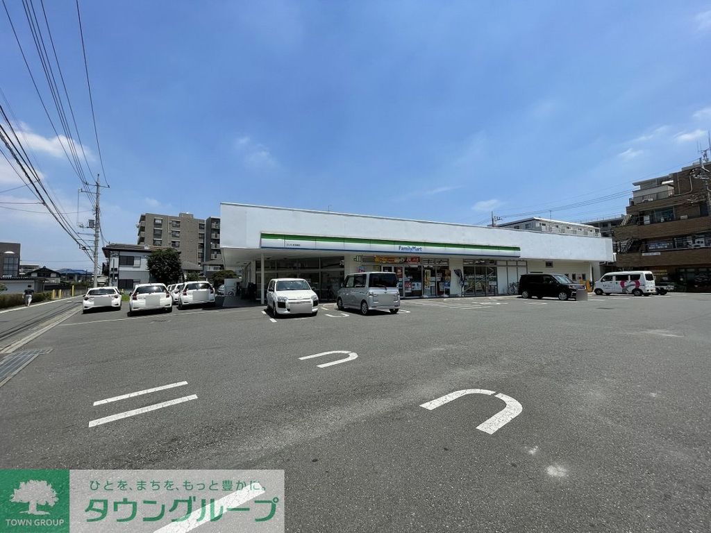 コンビニ　ファミリーマートさいたま西堀店（コンビニ）まで320m