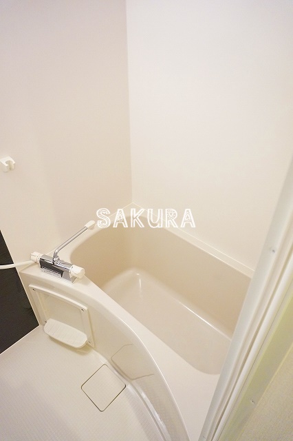 バス・シャワールーム　雨の日でも安心の浴室乾燥機付きです♪