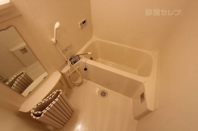 バス・シャワールーム　１０３号室の写真です。